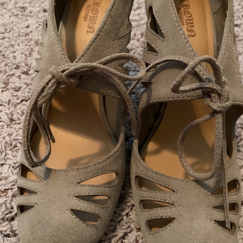 Heels - Picture 3 of 5